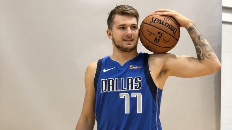 小威首次跌 小威首次跌