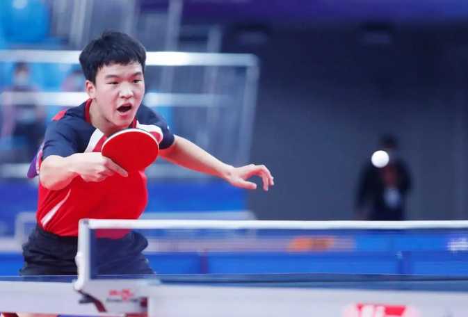 他在一些关 他在一些关