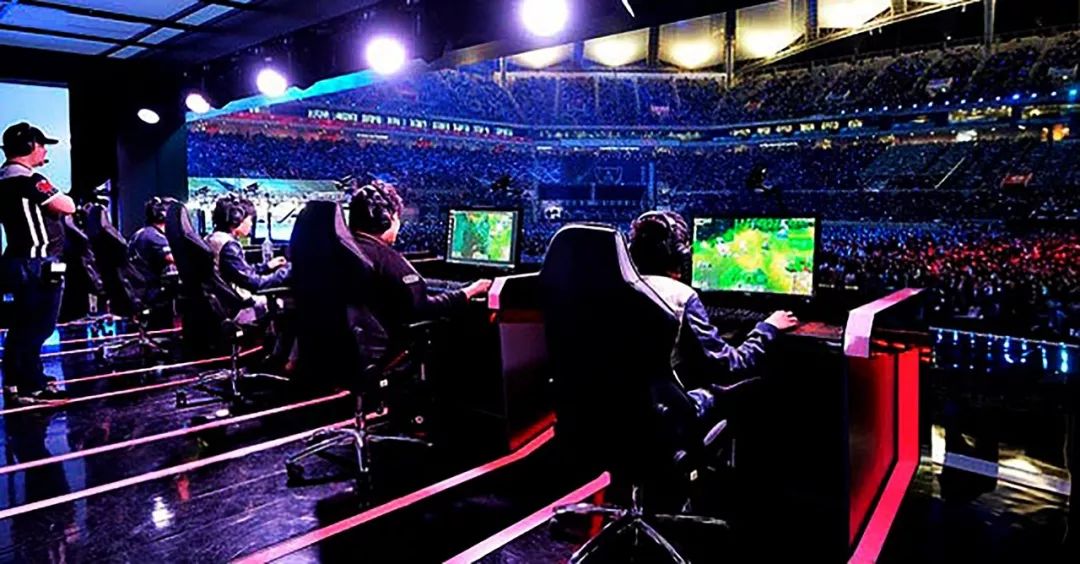 力突出的年 力突出的年